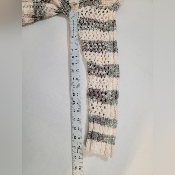 BOBEAU WOMEN'S SIZE MEDIUM V NECKLINE LONG SLEEVE CABLE KNIT SWEATER - Picture 9 of 9